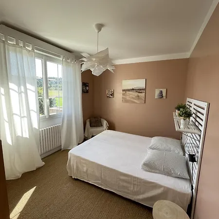 Le De La Bade Holiday home